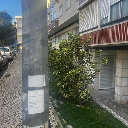 Lovely 3-Bedroom Condo W/ Free Parking On Premises Queluz Extérieur photo