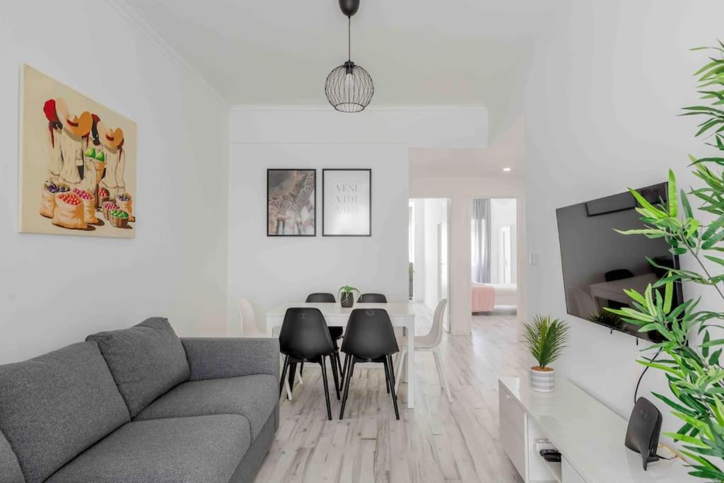 Lovely 3-Bedroom Condo W/ Free Parking On Premises Queluz Extérieur photo