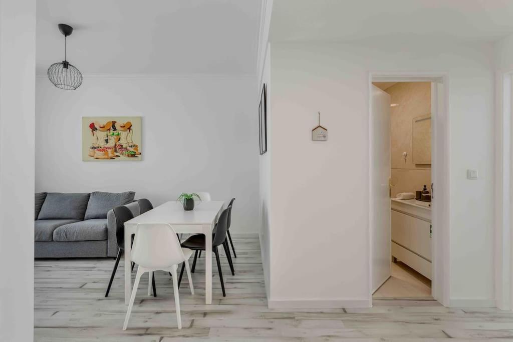 Lovely 3-Bedroom Condo W/ Free Parking On Premises Queluz Extérieur photo