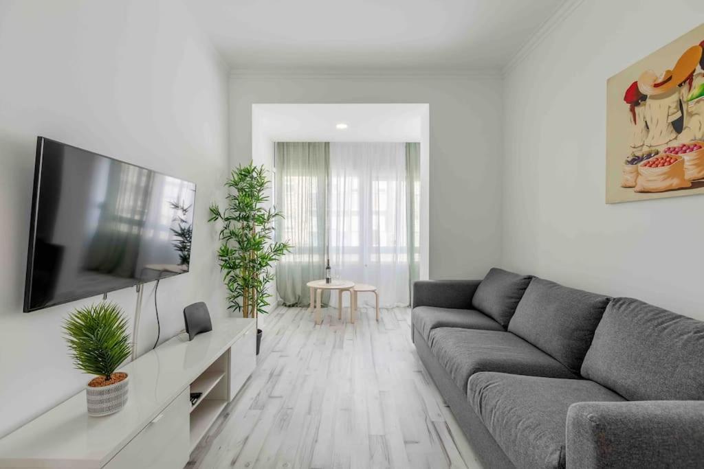 Lovely 3-Bedroom Condo W/ Free Parking On Premises Queluz Extérieur photo